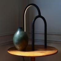 <a href="https://www.galeriegosserez.com/artistes/lapeyronnie-pierre.html">Pierre Lapeyronnie</a> - Huchet - Table light sculpture